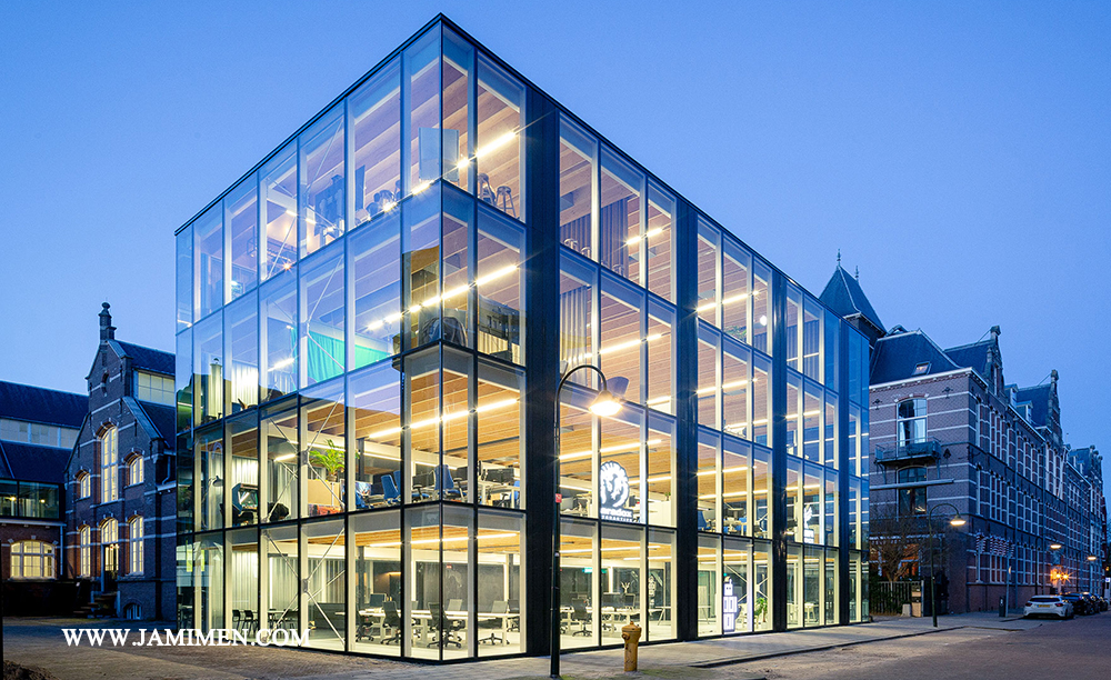 The Use of Tempered Safety Glass in Construction