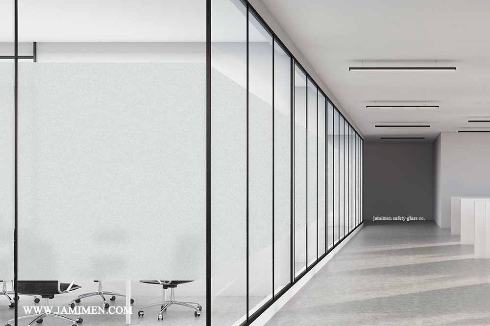 ویژگیهای شیشه ساتینا